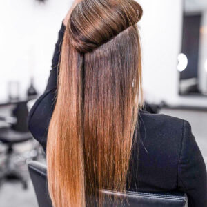 Nahtloser Ansatz der Haarverlängerungen von Bella Hair